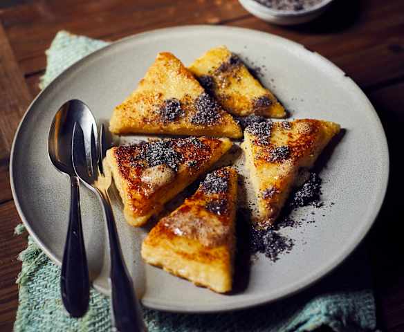 Grießschnitten mit Mohnzucker Grießschnitten mit Mohnzucker