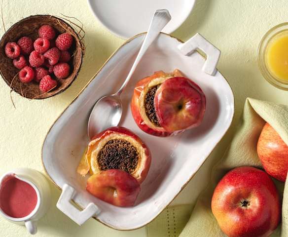 Bratäpfel mit Himbeer-Kokossauce