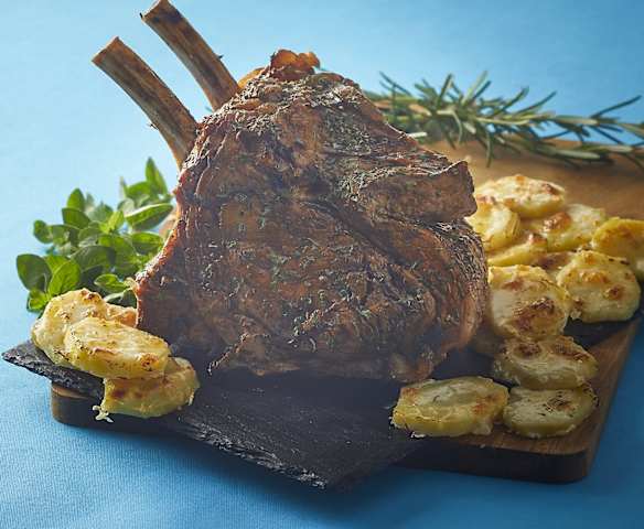 Costolette di manzo glassate con patate gratinate