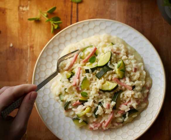 Risotto alle zucchine e prosciutto affumicato Risotto alle zucchine e prosciutto affumicato