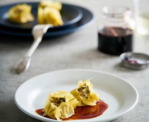 Trouxas de massa fresca com porco e vincotto