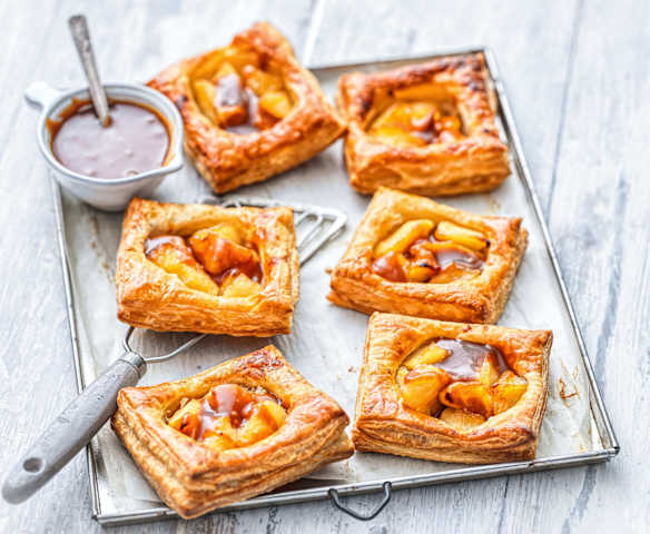 Carré feuilleté aux pommes, sauce au caramel