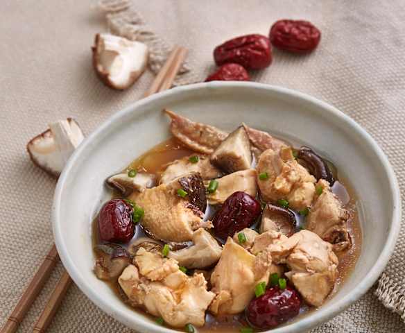 红枣花菇蒸鸡