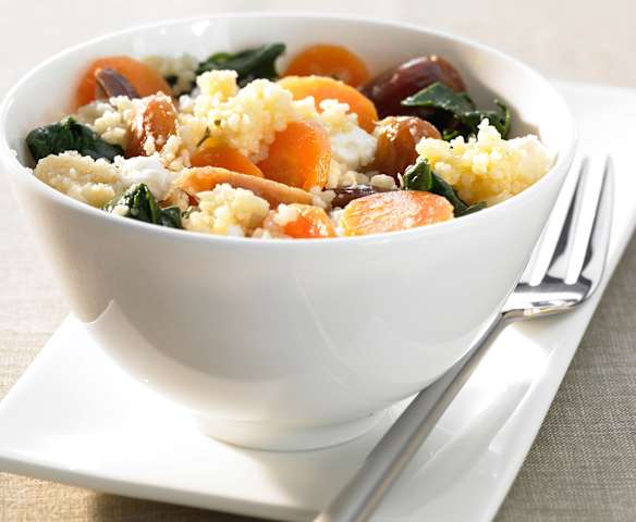 Gemüse-Couscous mit Datteln und Feta Gemüse-Couscous mit Datteln und Feta