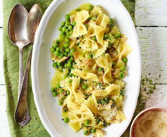Farfalle al prosciutto e piselli