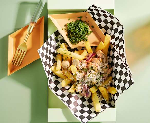 Pommes Frites Montreal Style