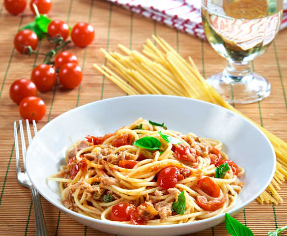 Sos pomidorowy z tuńczykiem