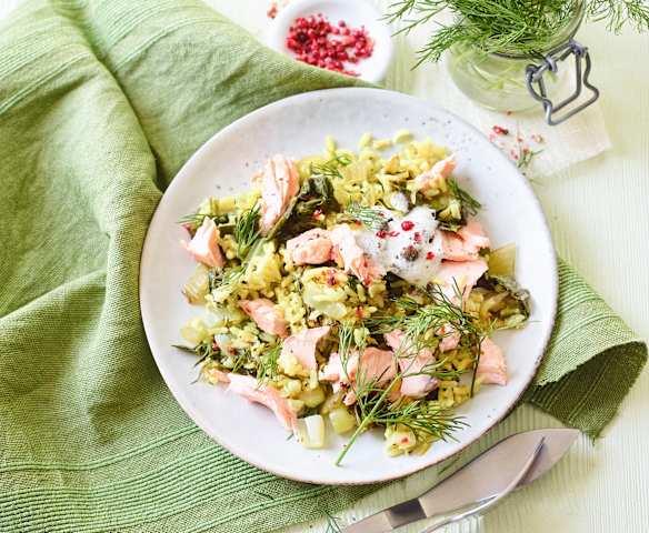 Reissalat mit Lachs und Pak Choi