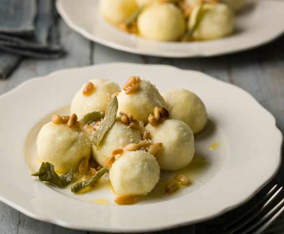 Ricotta Gnudi with Sage Butter - Gnudi di ricotta con burro con salvia
