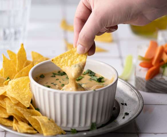 Salsa dip di formaggio vegano Salsa dip di formaggio vegano