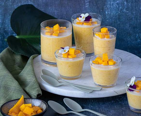Mango pudding (Brendan Pang)