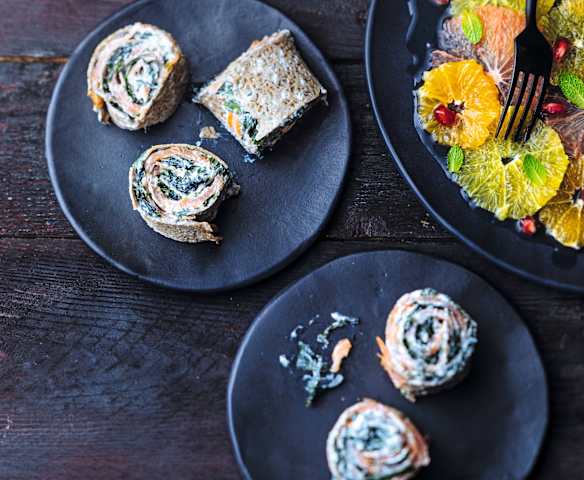 Makis bretons au saumon fumé, salade d'agrumes Makis bretons au saumon fumé, salade d'agrumes