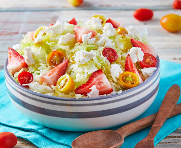 Ensalada de fresas y queso de cabra
