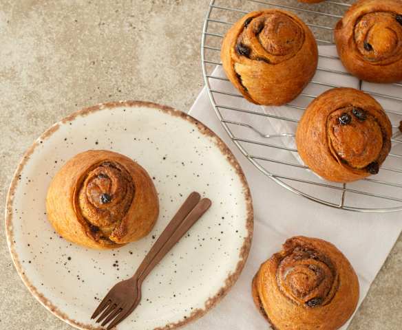 Ρολά κανέλας με σταφίδες