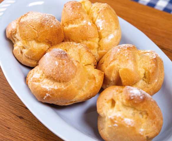 Vannbakkels med vaniljekrem