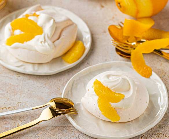 Mini-Pavlova mit Orangen
