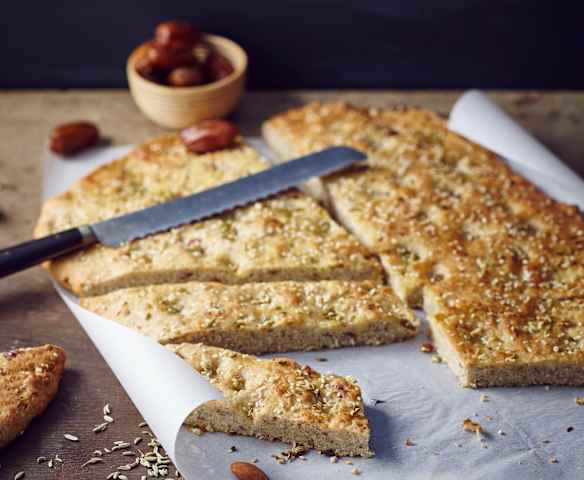 Dattel-Mandel-Focaccia