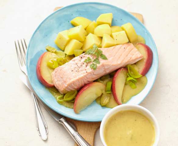 Lachs mit Porree und Currysauce