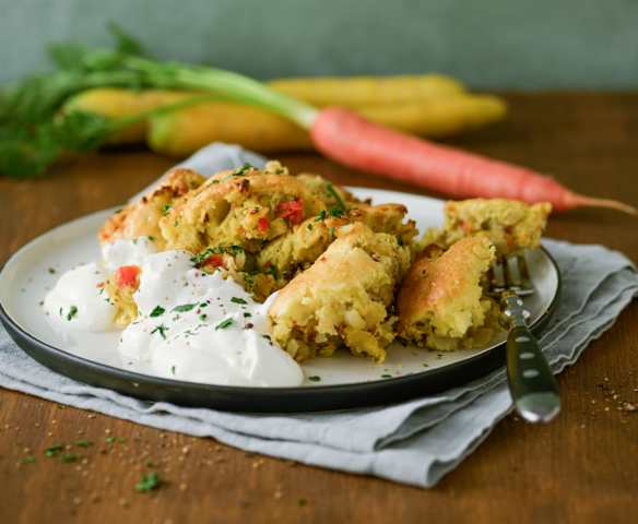 Wurzelschmarrn aus dem Ofen mit Sauerrahmdip