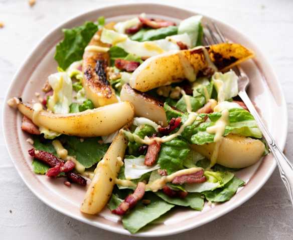 Insalata tiepida di pere con condimento alla senape