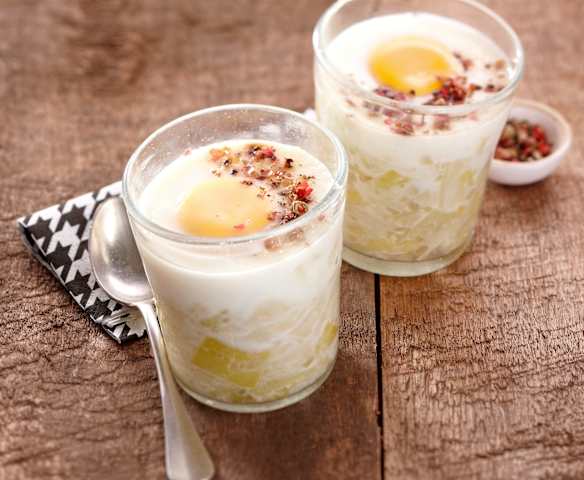 Huevos en cocotte con puerros