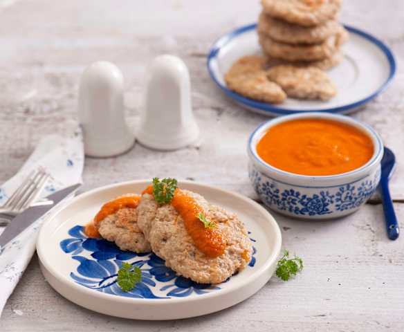 Kotlety z kaszy gryczanej z sosem pomidorowym