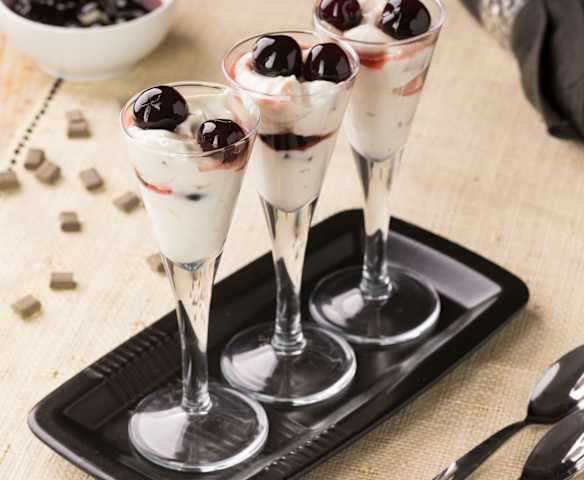 Bicchierini ricotta e amarene