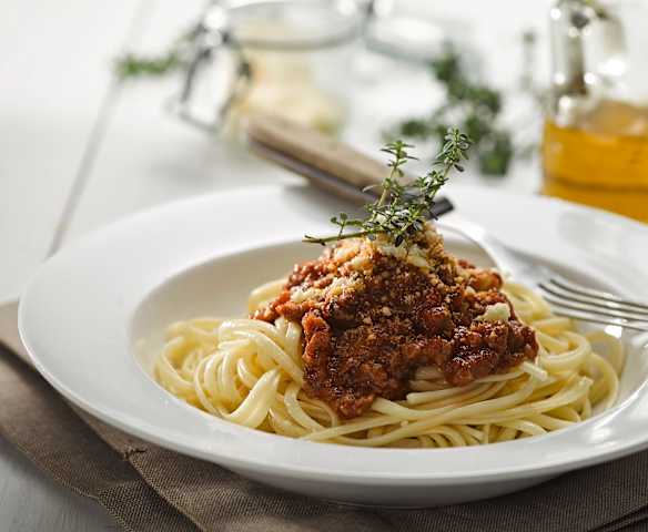 Těstoviny s vinnou klobásou a červeným vínem