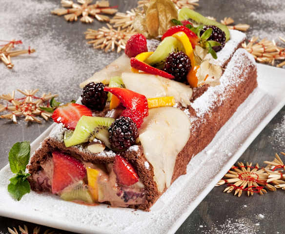 Tronco de Navidad con frutas frescas