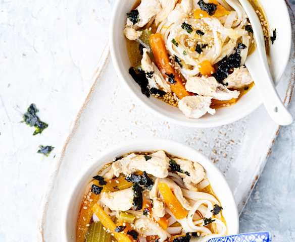 Zuppa di pollo asiatica Zuppa di pollo asiatica