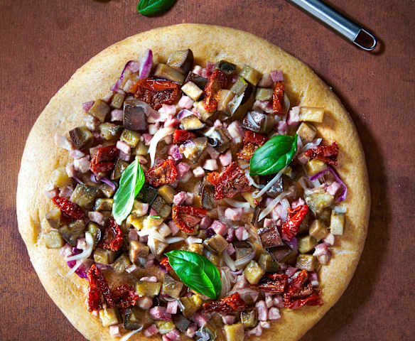Focaccia integrale con melanzane e pancetta
