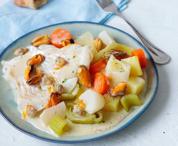 Poisson aux légumes vapeur et coquillages