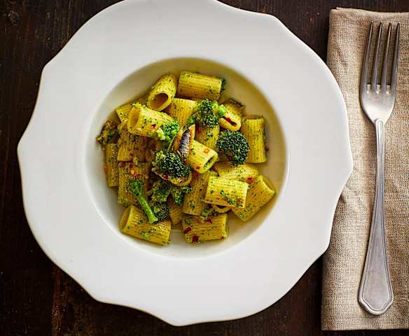 Pasta broccoli e acciughe Pasta broccoli e acciughe