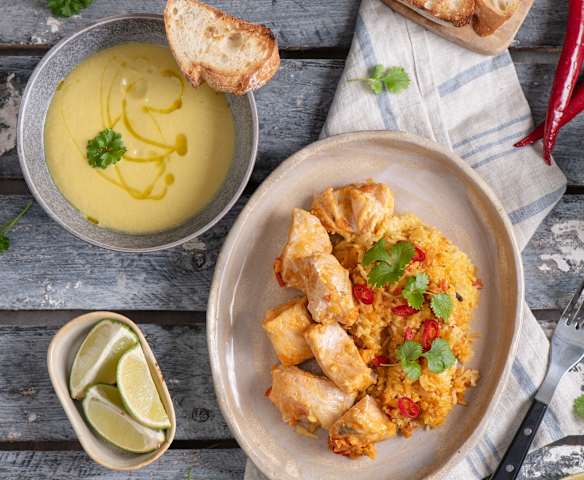 Zupa krem z pietruszki; Pomidorowy ryż z łososiem (kabsa)