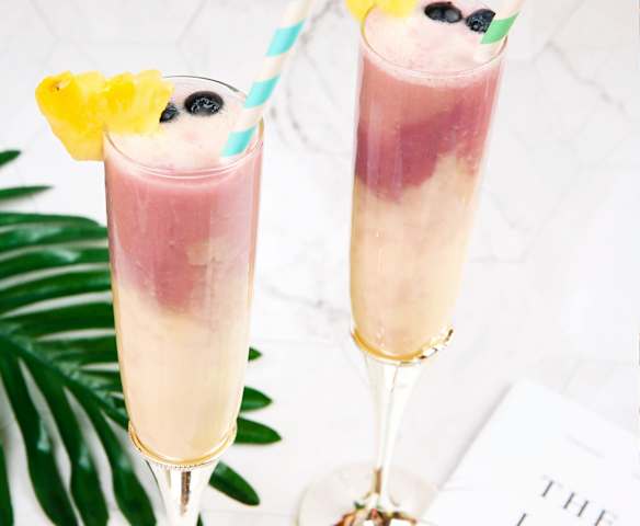 蓝莓菠萝奶昔