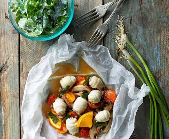 Buharda Dil Balığı ve Beyaz Peynirli Roka Salatası