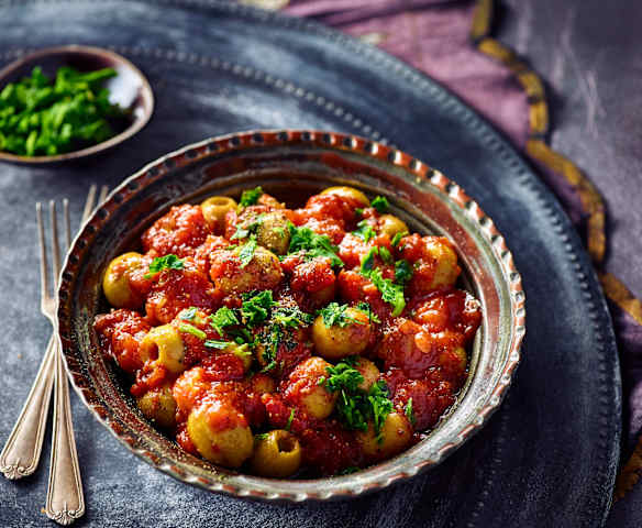 Oliven in Tomatensauce