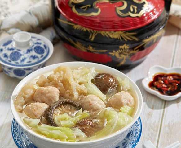 Hu Pio Sup (Prawn Ball Fish Maw Soup)