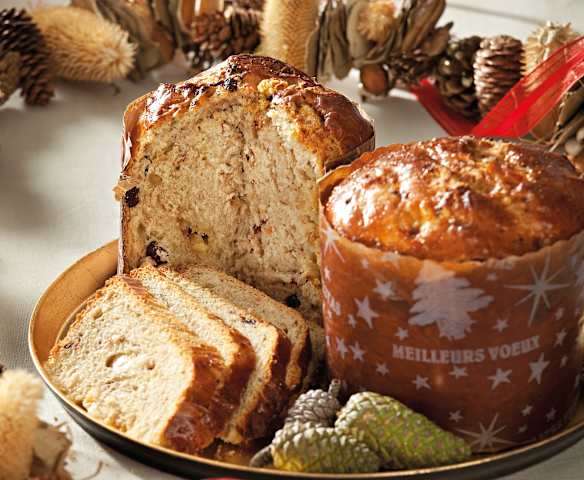 Panettone con nueces, arándanos y chocolate blanco