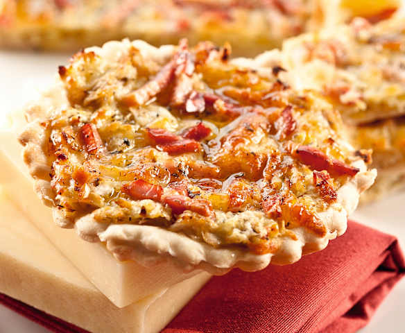 Coca de puerros y beicon