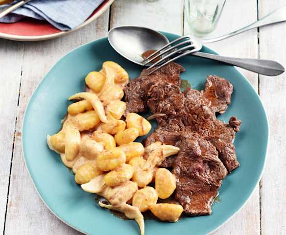 Bœuf aux oignons, paprika et gnocchis