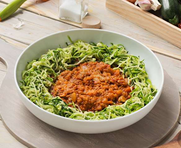 Zoodles con boloñesa rápida de lentejas