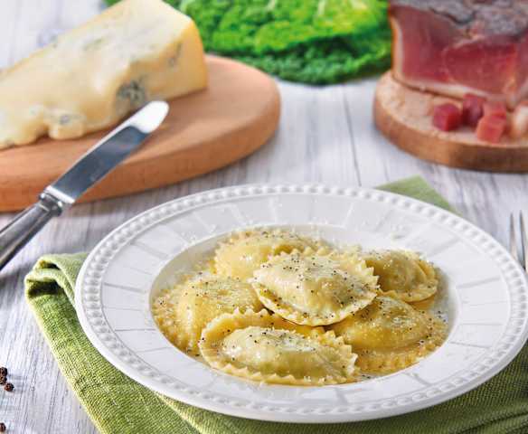 Cappellacci al gorgonzola e verza