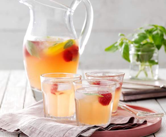 Himbeer-Basilikum-Sangria