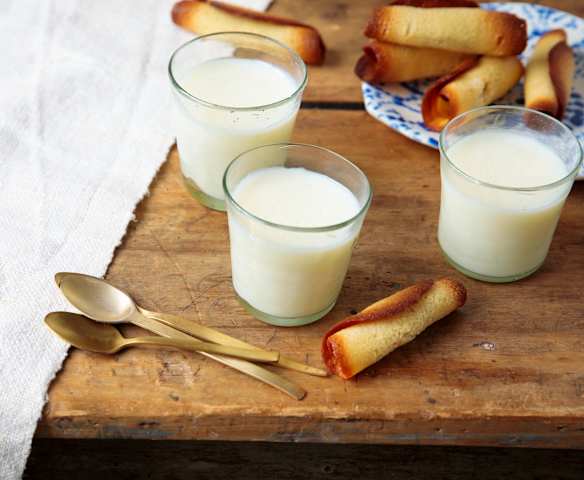Mhalabieh (entremets libanais) et cigarettes russes