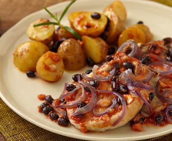 Vepřové kotlety s fazolemi a bramborami