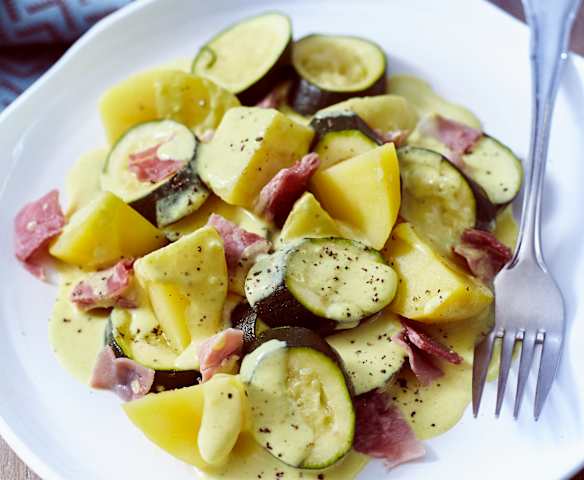 Zucchini-Schinken-Gemüse mit Frischkäsesauce