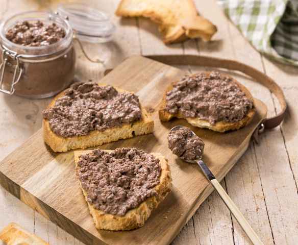 Crostini con fegatini di pollo