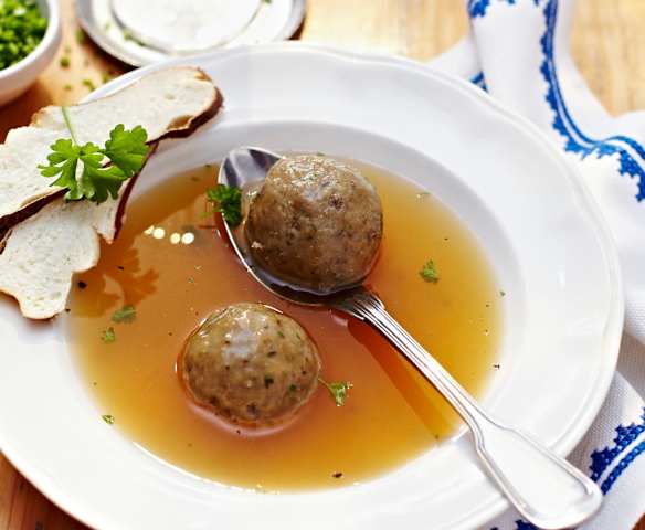 Leberknödelsuppe