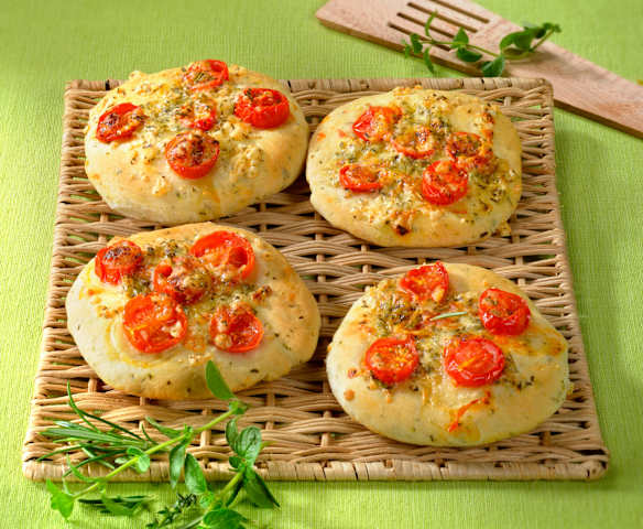 Pizzette mit aromatischen Kräutern